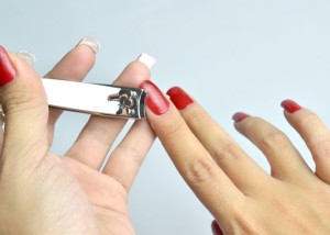 How to Take Off Acrylic Nails With Acetone